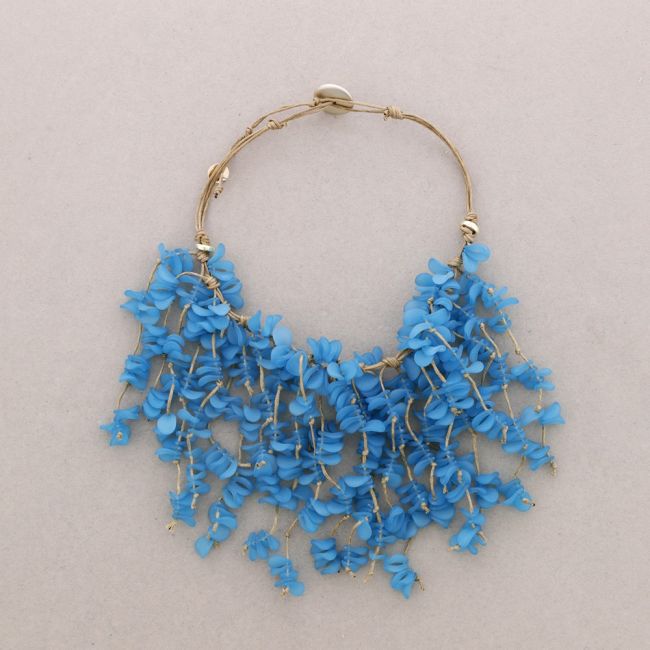 RESIN MINI PETAL STRIPS PENDANT CHOKER