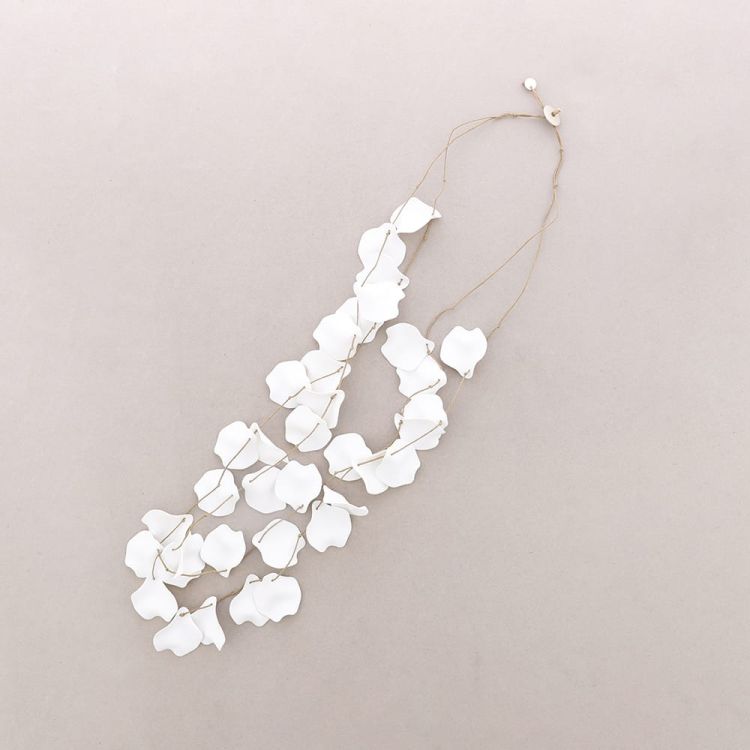 LONG DOUBLE PETAL RESIN NECKLACE
