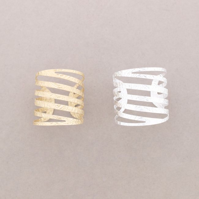 ADJUSTABLE STRIPED METAL BRACELET