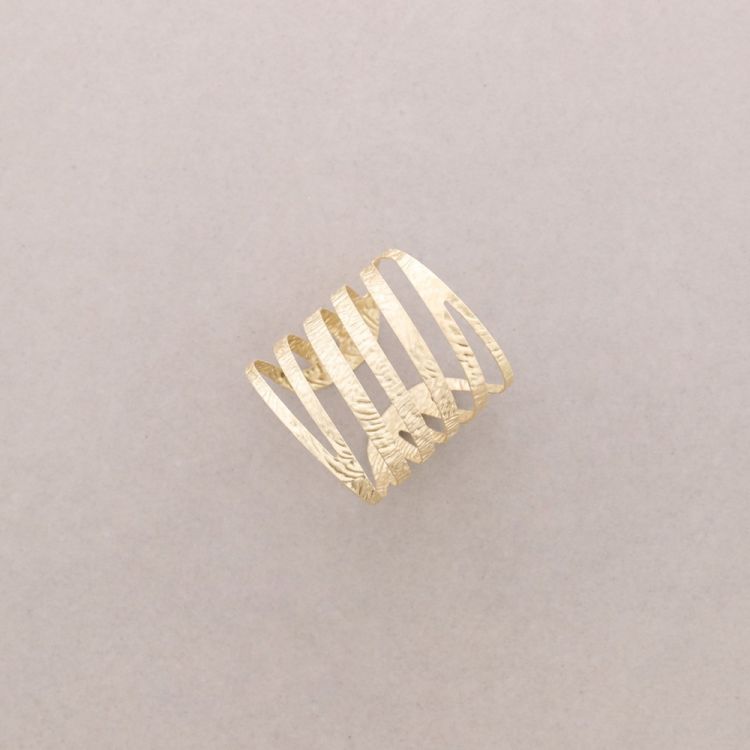 ADJUSTABLE STRIPED METAL BRACELET
