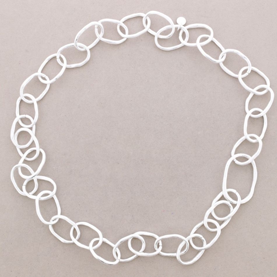 LONG METAL LINK NECKLACE