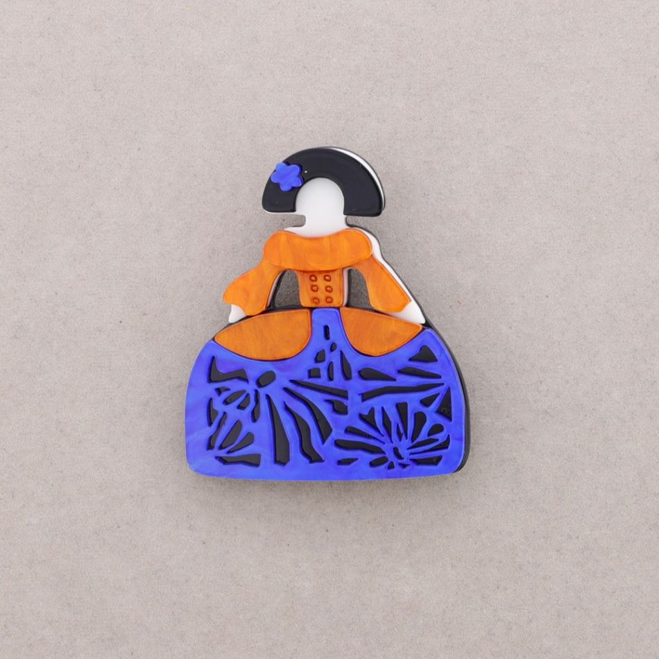 BROCHE MENINA PRIMAVERAL RESINA