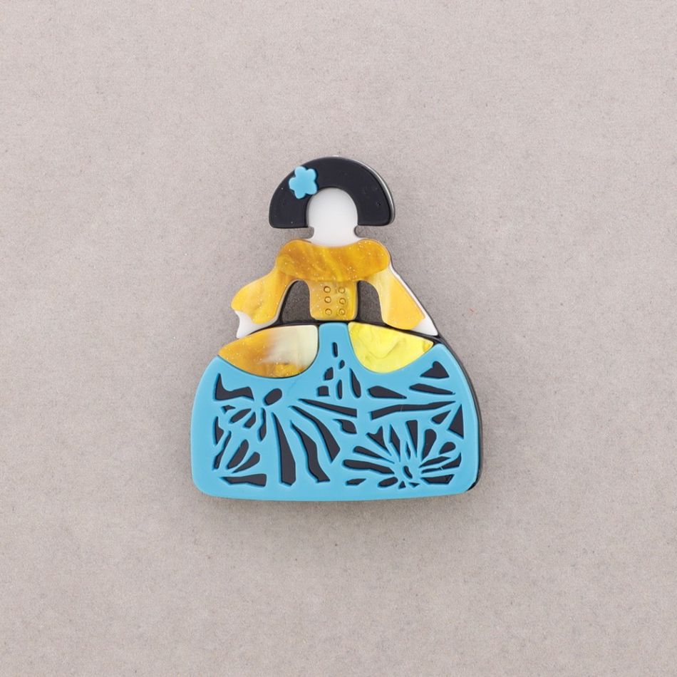 RESIN SPRING LADY BROOCH
