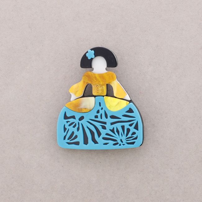 BROCHE MENINA PRIMAVERAL RESINA