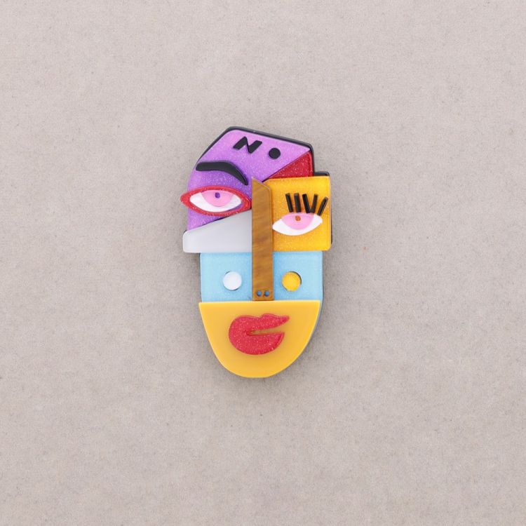 BROCHE ABSTRACTO CARA RESINA