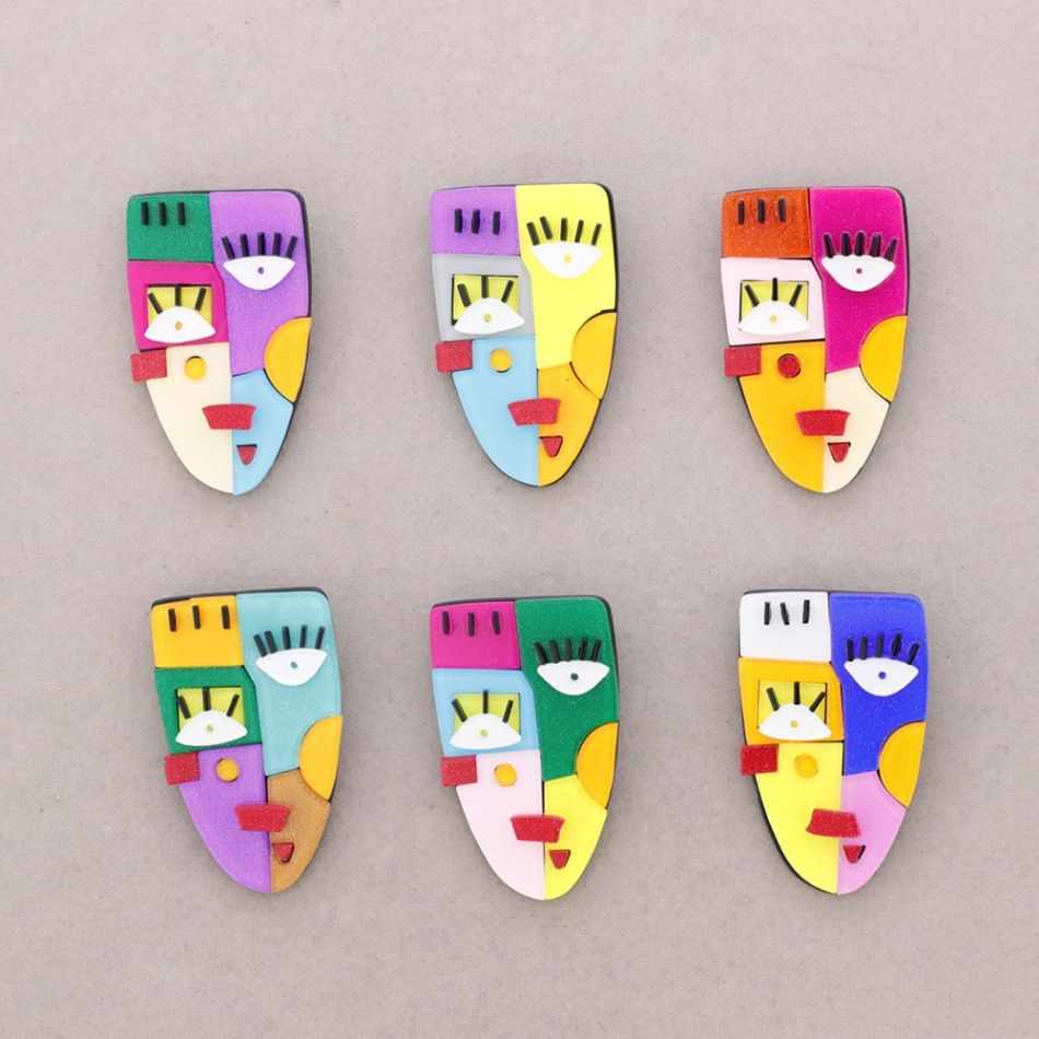BROCHE ABSTRACTO CARA RESINA