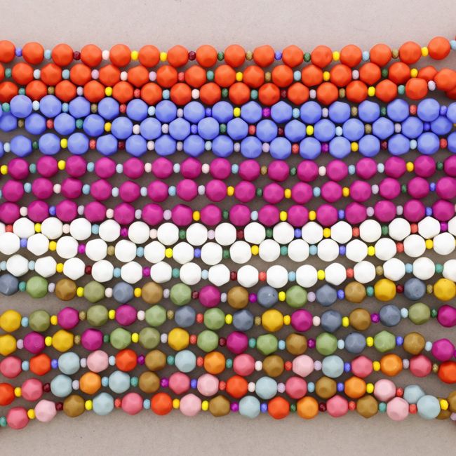 3 TWISTS RESIN BEADS CHOKER