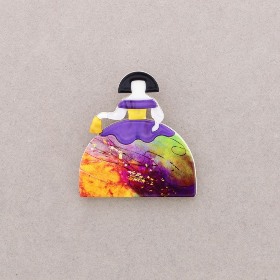 MENINA RESIN BROOCH