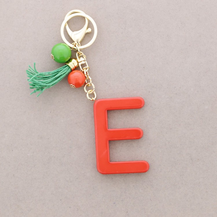 LLAVERO COLGANTE LETRA INICIAL E RESINA 2