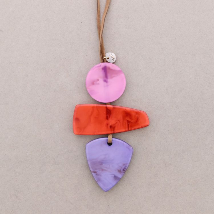 LONG TRIPLE RESIN PENDANT NECKLACE