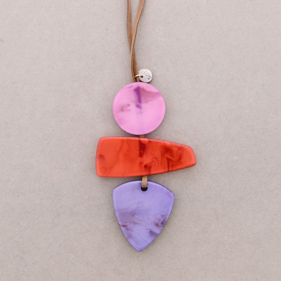 LONG TRIPLE RESIN PENDANT NECKLACE