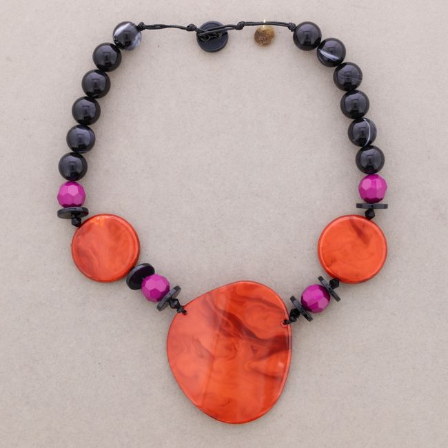 RESIN BEADED NECKLACE