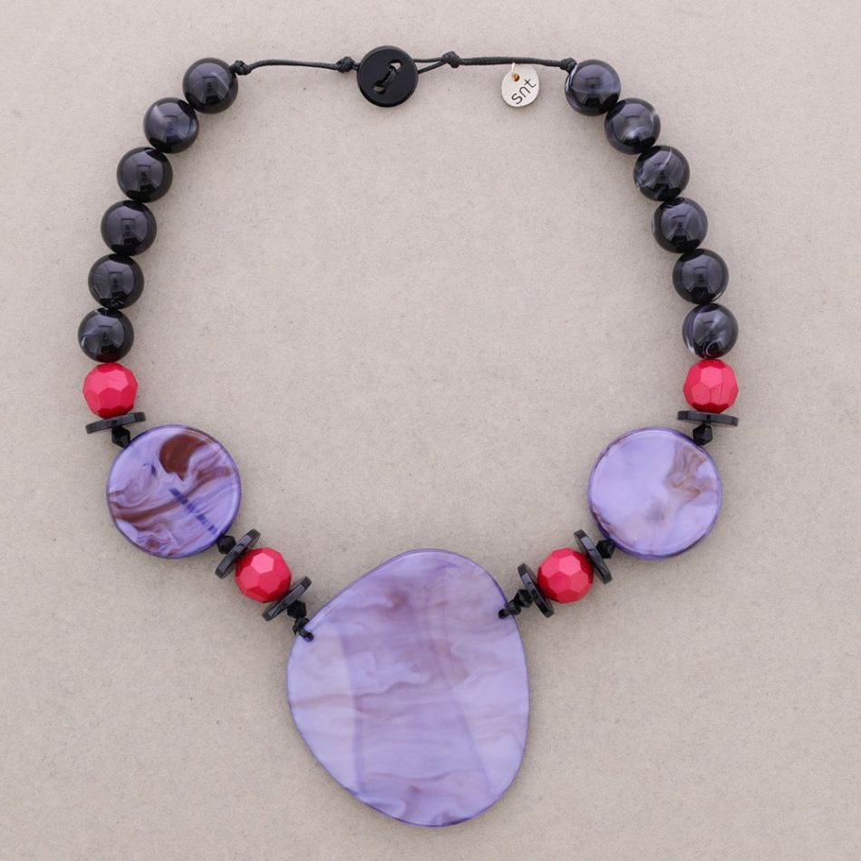 RESIN BEADED NECKLACE