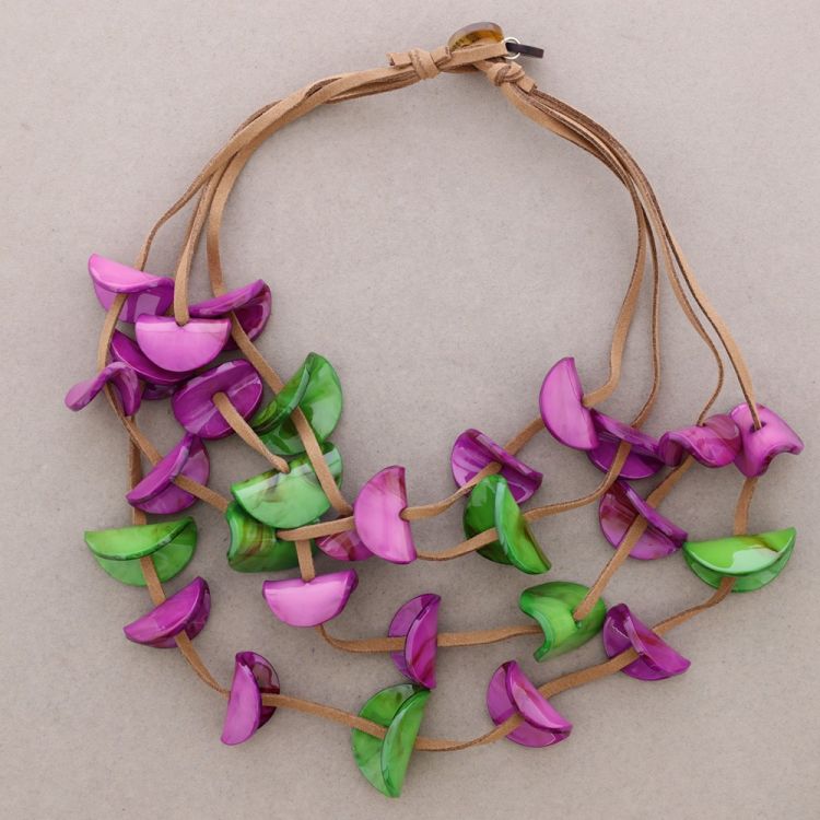 RESIN BEADED NECKLACE