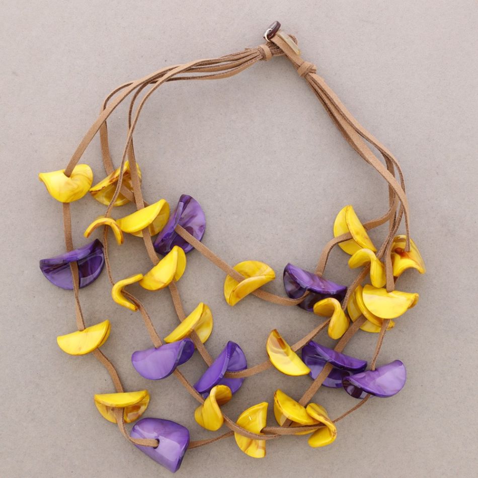 RESIN BEADED NECKLACE