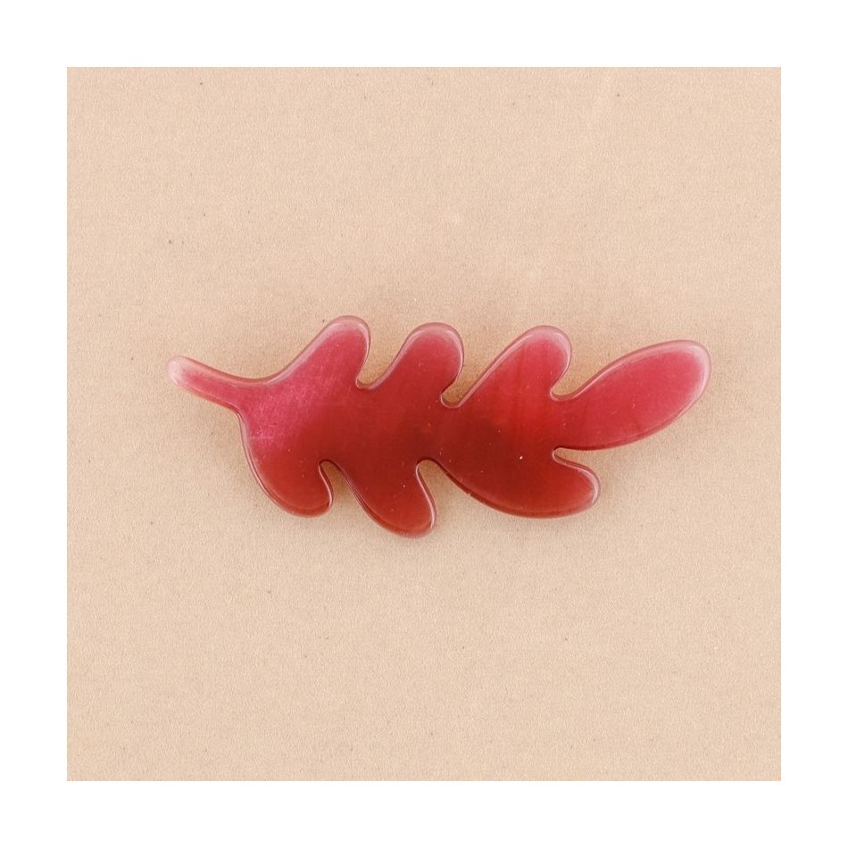 RESIN LEAF BROOCH