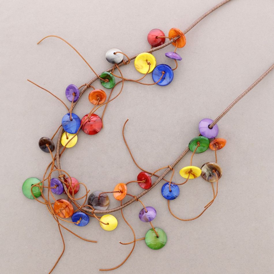 LONG NECKLACE WITH FRINGED RESIN BEADS