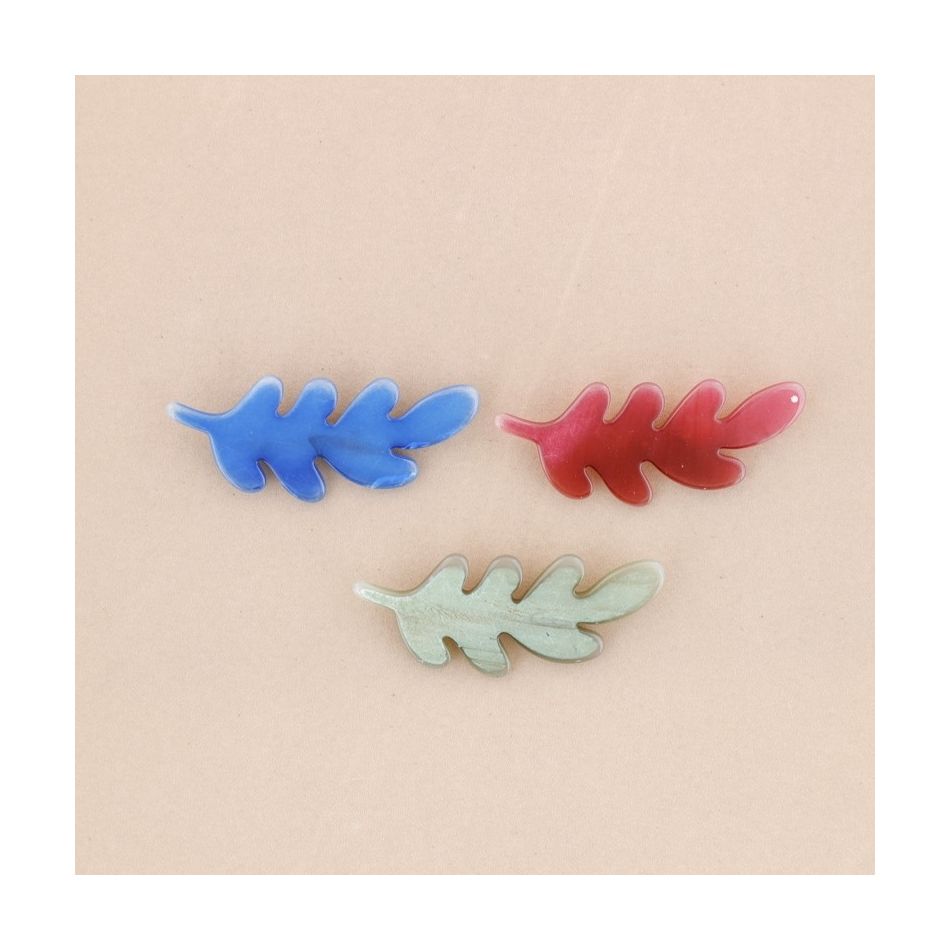 BROCHE HOJA RESINA