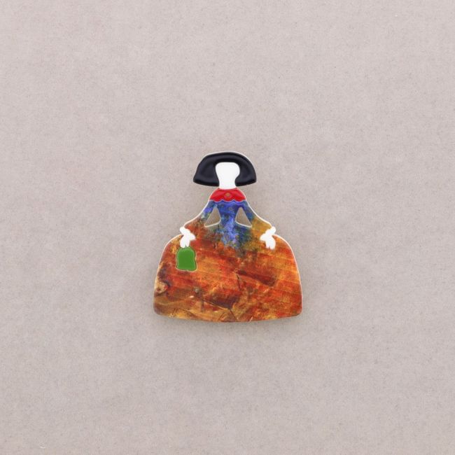 RESIN MENINA BROOCH