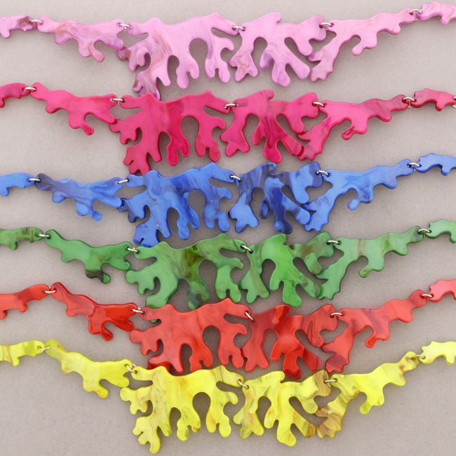RESIN CORAL CHOKER