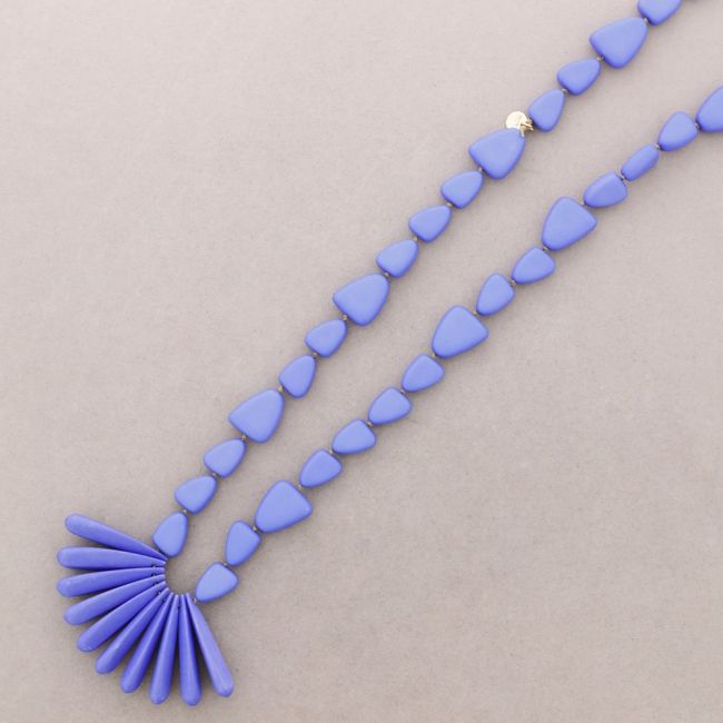 LONG RESIN BEADS NECKLACE