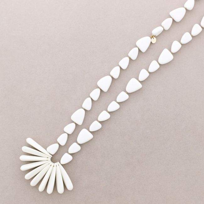 COLLAR LARGO CUENTAS RESINA