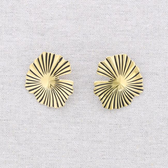 FAN-SHAPED STEEL EARRINGS