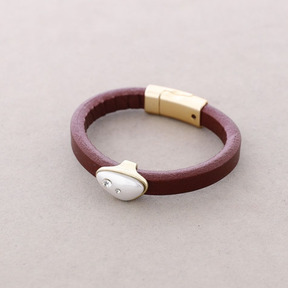 LEATHER BRACELET WITH CRYSTAL PEARL BEAD