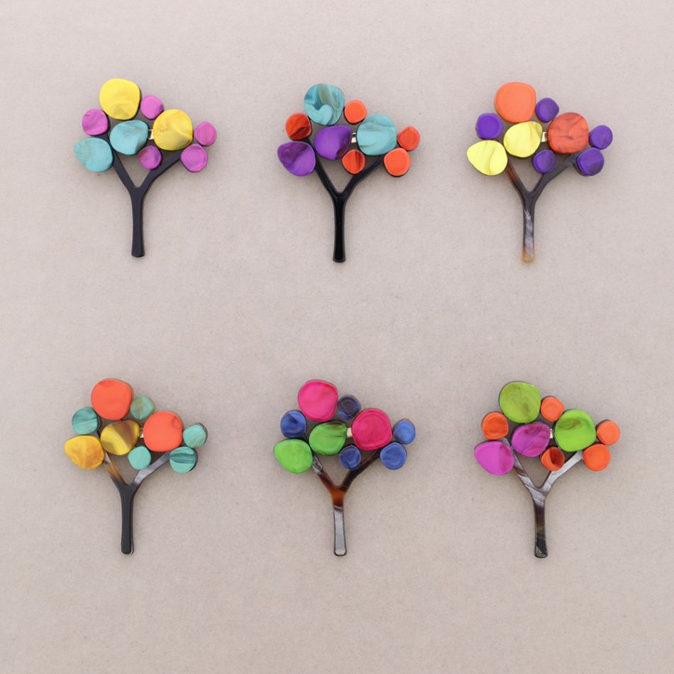 BROCHE ÁRBOL RESINA