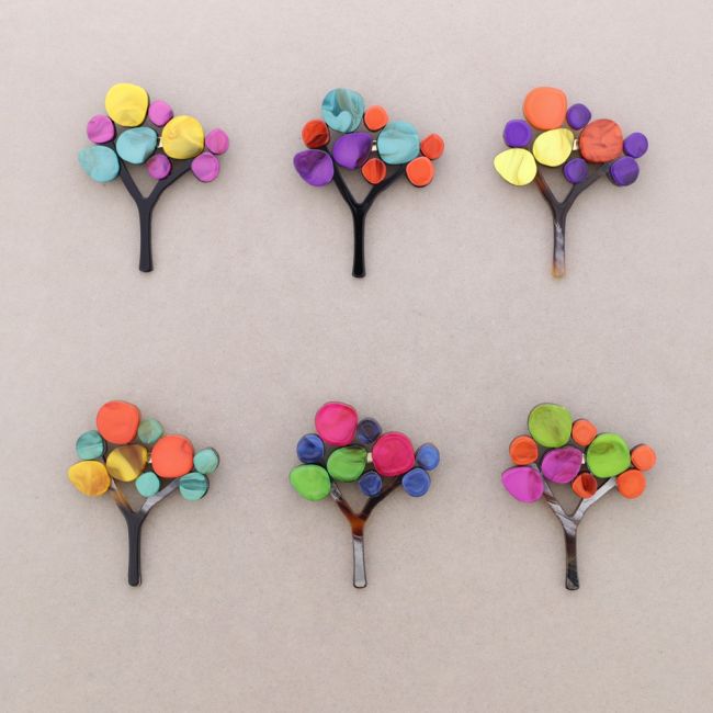 RESIN TREE BROOCH