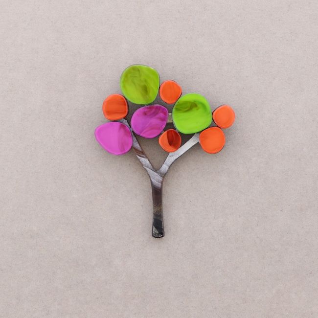 BROCHE ÁRBOL RESINA
