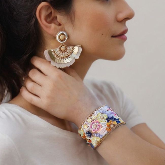 PULSERA AJUSTABLE FLORES LENTEJUELAS