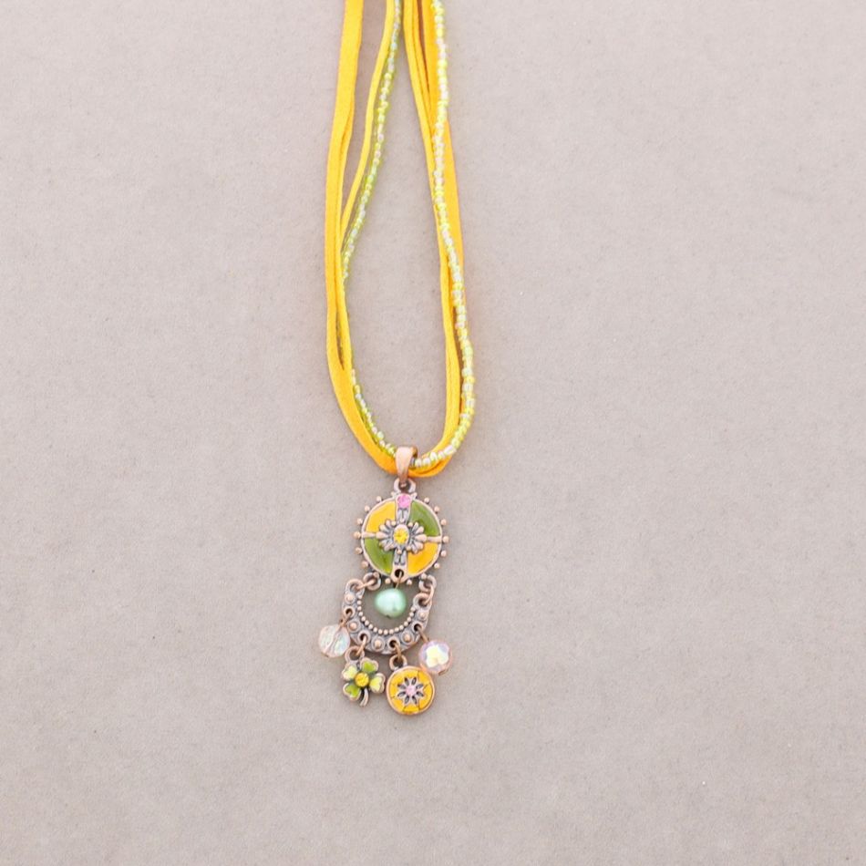 COLLAR COLG. ESMALTE CRISTAL ABALORIOS