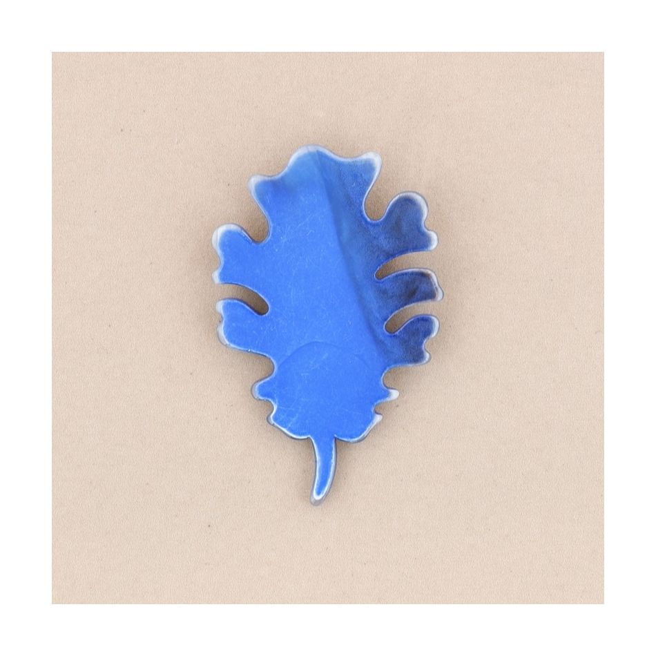 RESIN LEAF BROOCH