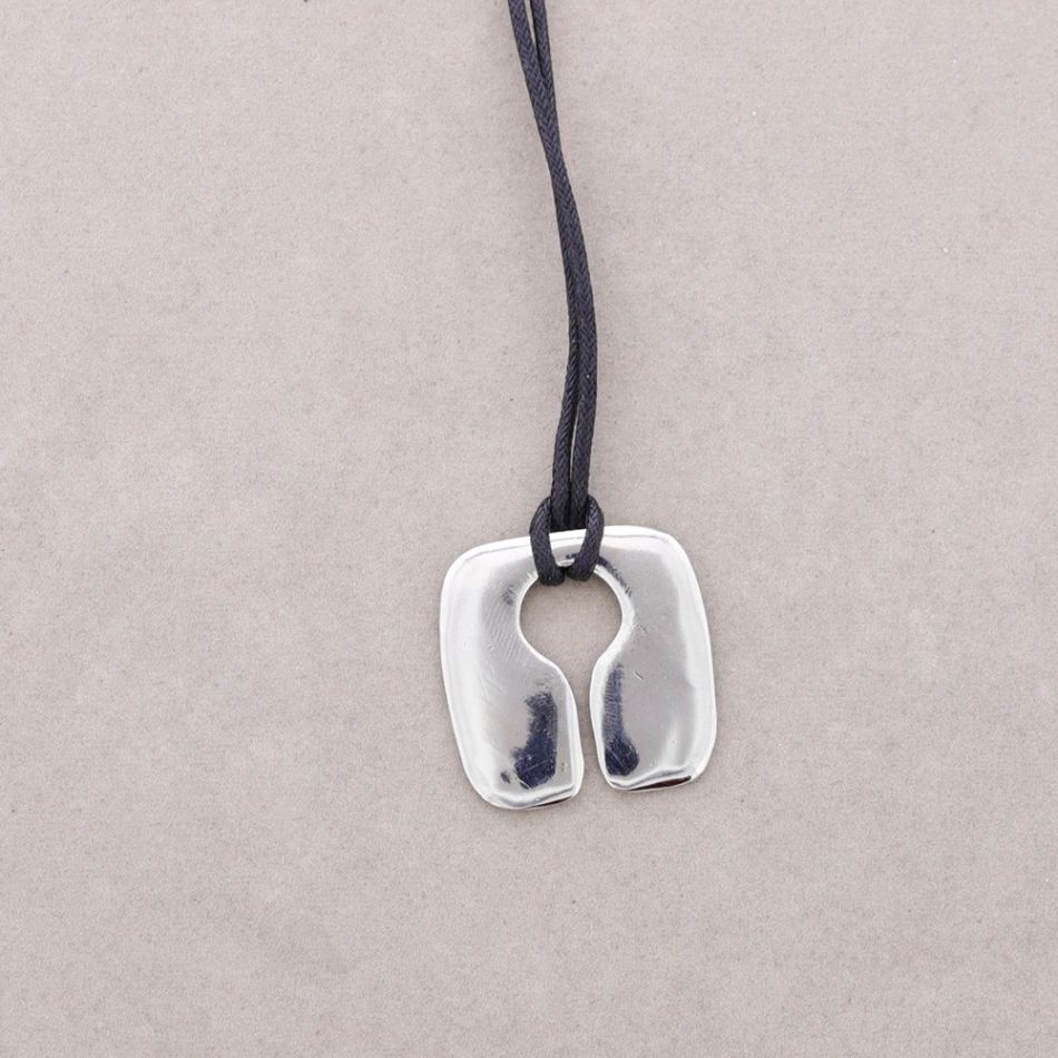 METAL SHAPES NECKLACE