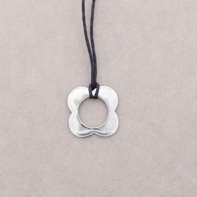 METAL SHAPES NECKLACE