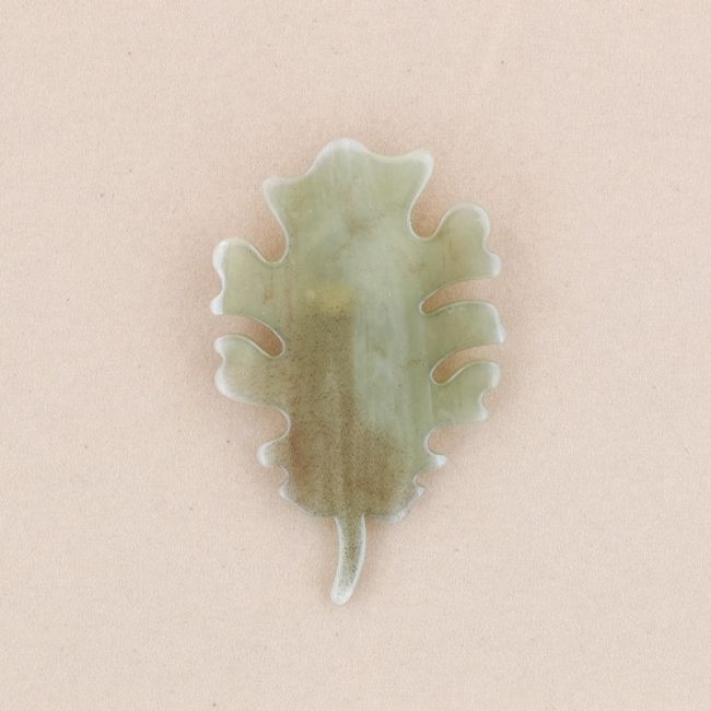RESIN LEAF BROOCH