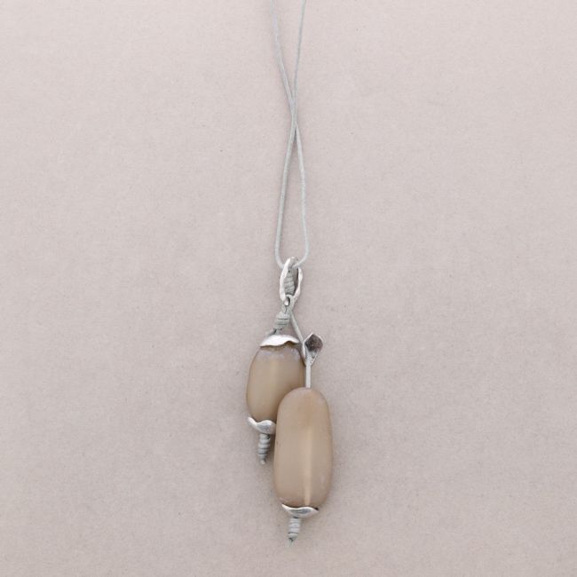 COLLAR LARGO CUENTAS RESINA
