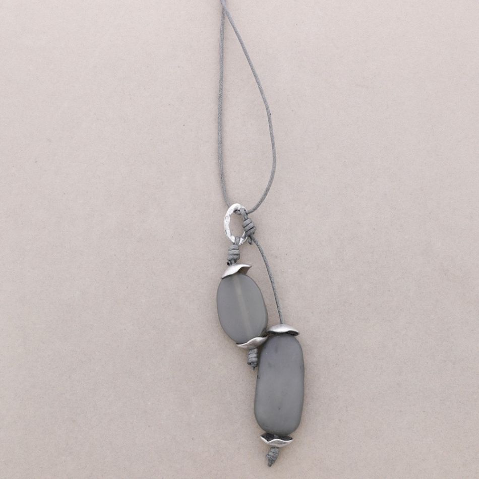 COLLAR LARGO CUENTAS RESINA