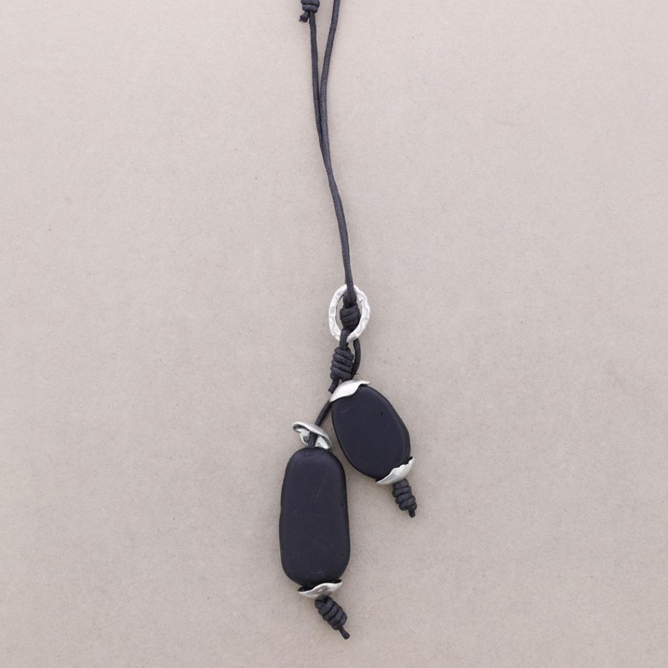 COLLAR LARGO CUENTAS RESINA