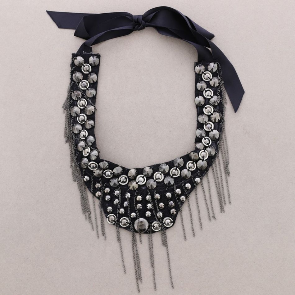 COLLAR BABERO TACHUELA FLECOS