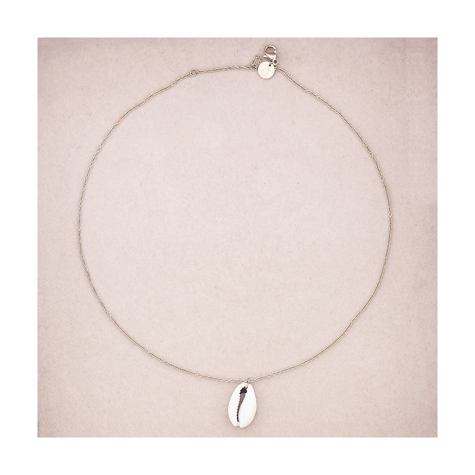 STEEL CHOKER WITH SHELL PENDANT