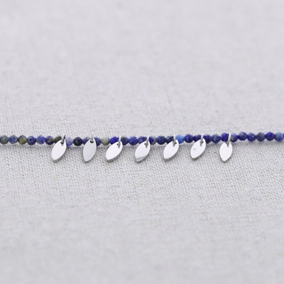 FACETED STONES STEEL LEAVES PENDANT CHOKER