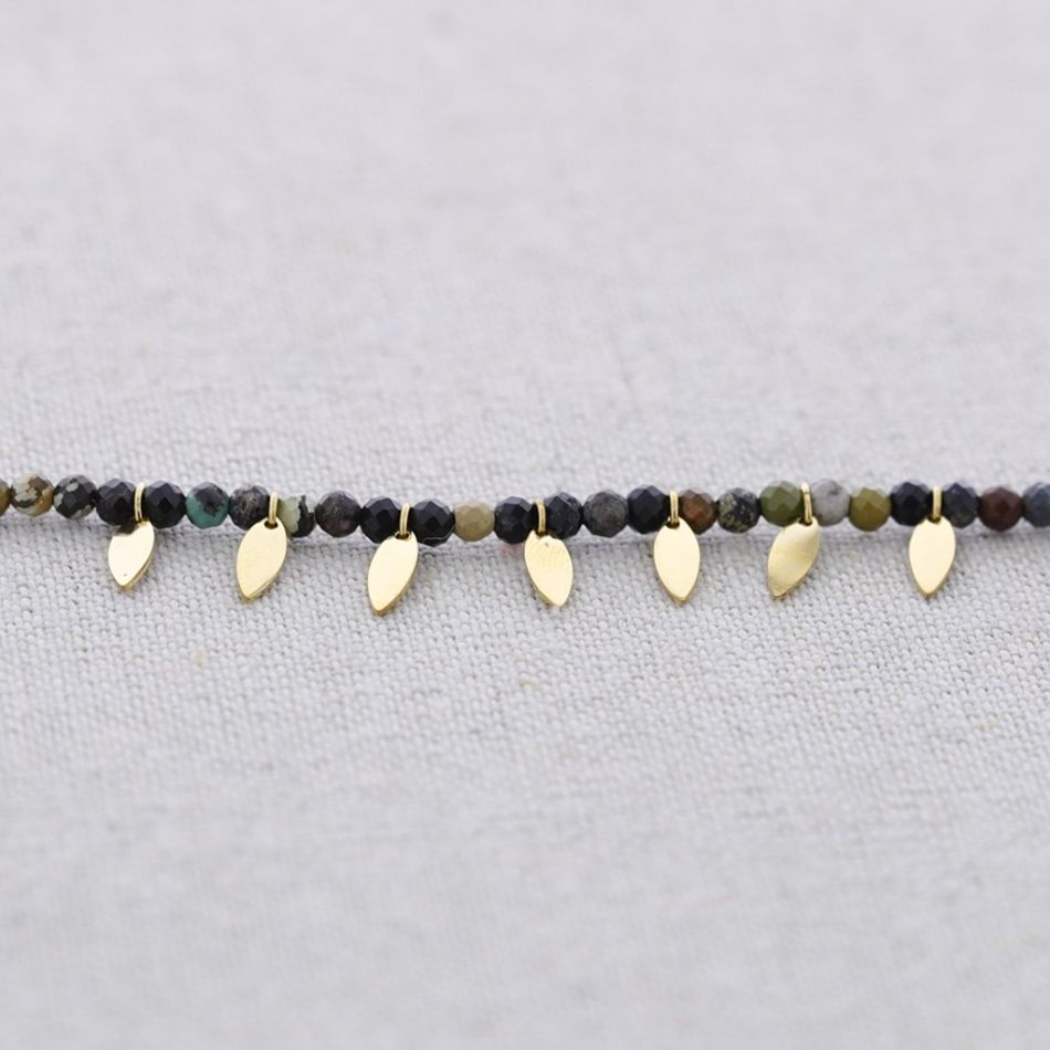 FACETED STONES STEEL LEAVES PENDANT CHOKER