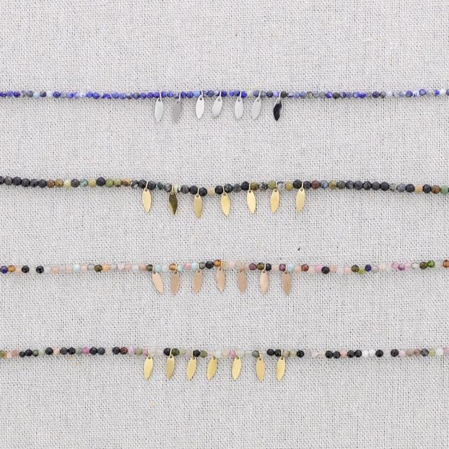 FACETED STONES STEEL LEAVES PENDANT CHOKER
