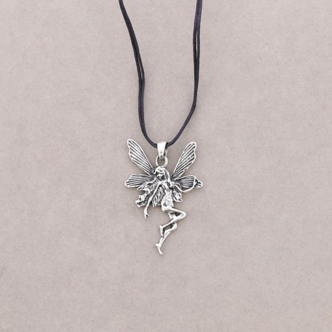 SHORT METAL PENDANT NECKLACE