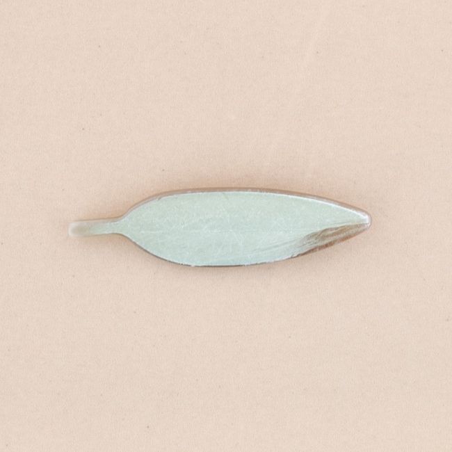 BROCHE HOJA RESINA