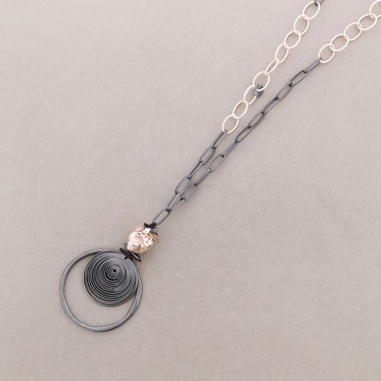 METAL SPIRAL PENDANT LONG NECKLACE