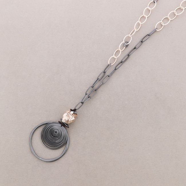 METAL SPIRAL PENDANT LONG NECKLACE