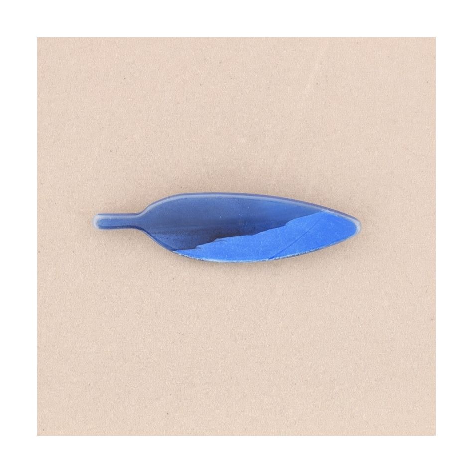 RESIN LEAF BROOCH